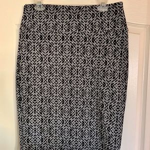 LuLaRoe NWOT Size L Black and White Cassie Skirt